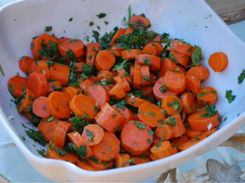 Moroccan Carrot Salad — Moroccan healthy recipe, served and ready to eat