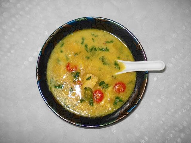 Ingredients and preparation for mulligatawny soup