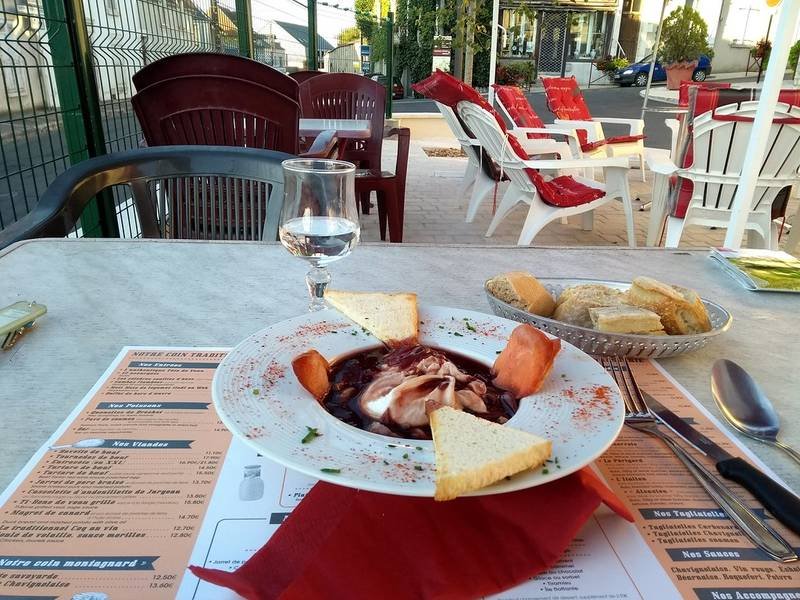 Œufs en Meurette — French appetizers recipe, served and ready to eat