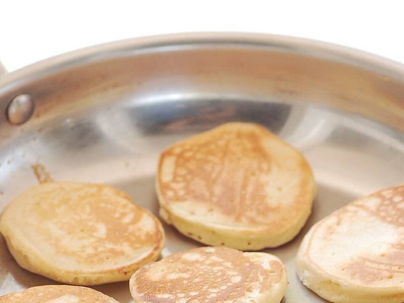 Pikelets, a New Zealand breakfast recipe — easy pikelet recipe