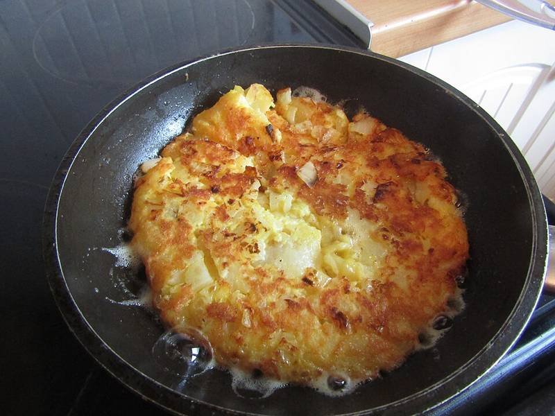 Potato Frittata, an Italian dinner recipe — potato and onion frittata