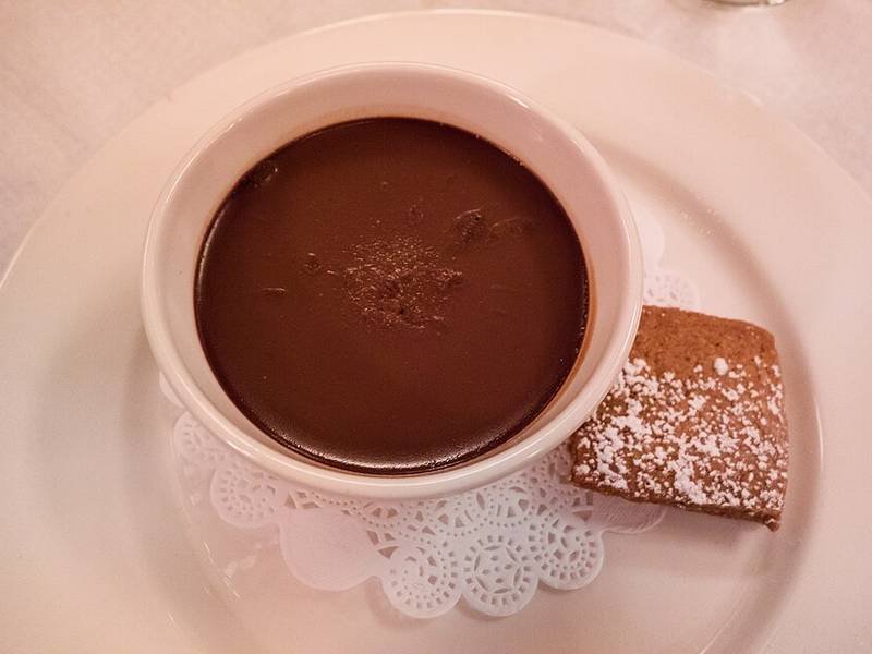 Pots de Crème — French desserts recipe, served and ready to eat