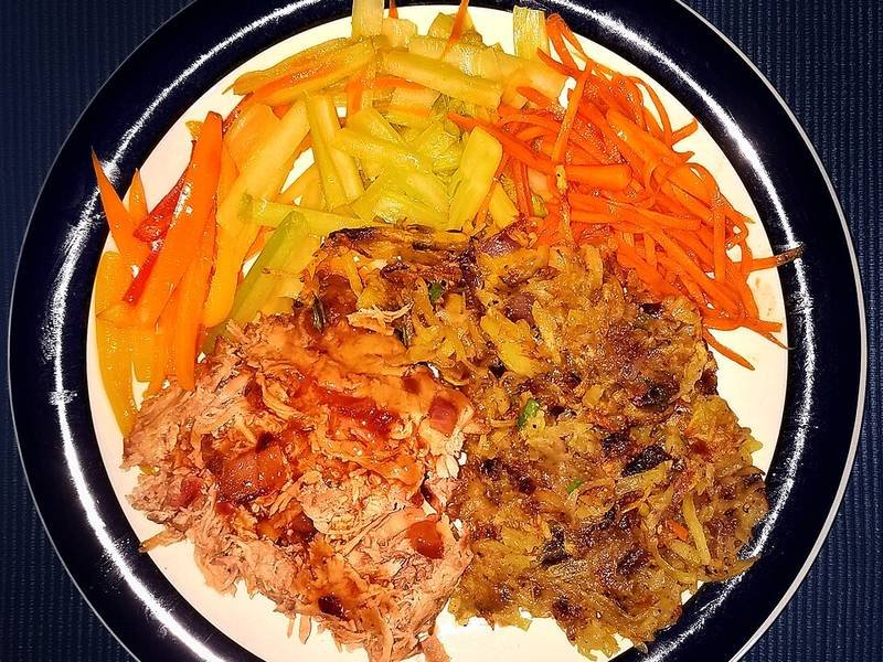 Carolina Pulled Pork — American dinner recipe, served and ready to eat