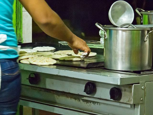Ingredients and preparation for pupusas