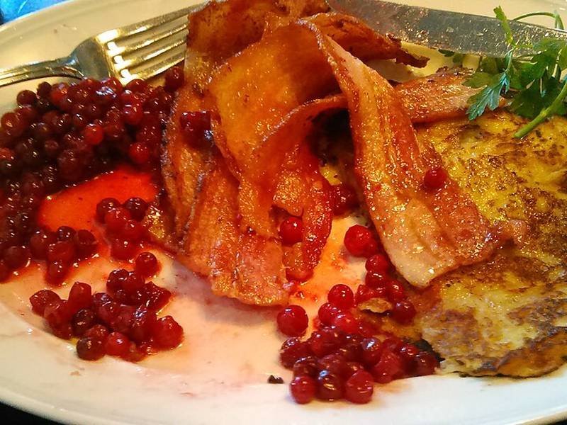Raggmunk — Swedish dinner recipe, served and ready to eat