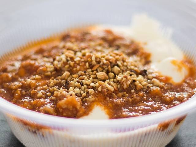 Ingredients and preparation for ragù alla bolognese