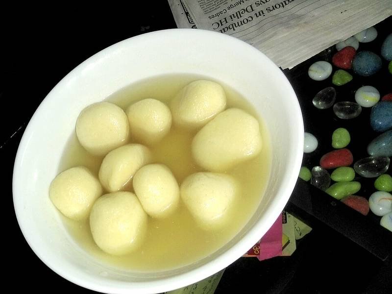 Rasgulla — Indian desserts recipe, served and ready to eat