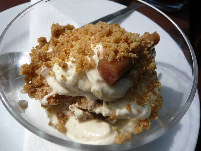 Rhubarb Fool — British desserts recipe, served and ready to eat