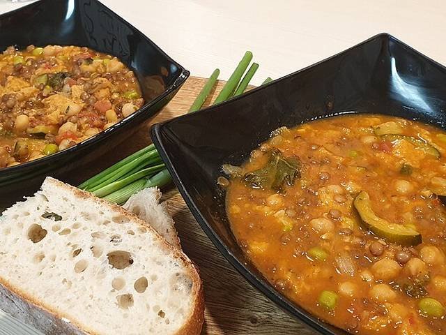 Ingredients and preparation for ribollita