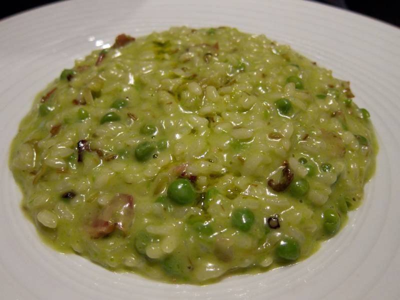 Risi e Bisi — Italian dinner recipe, served and ready to eat