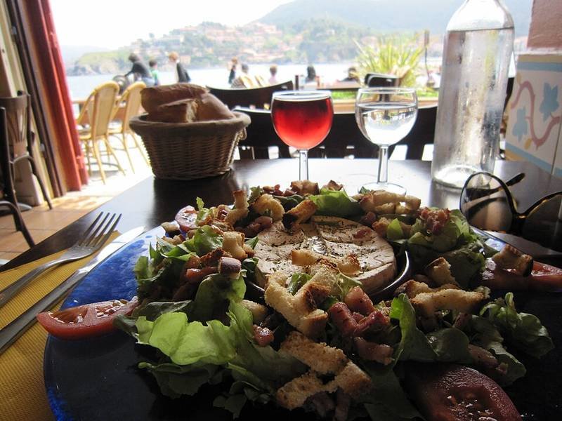 Salade de Chèvre Chaud — French lunch recipe, served and ready to eat