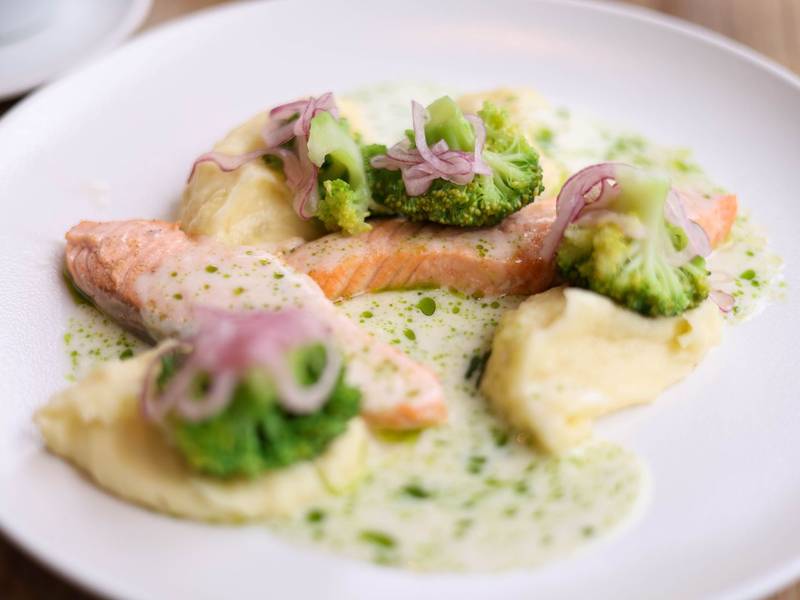 Salmon Fillet with Dill Sauce