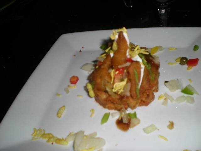 Ingredients and preparation for samosa chaat