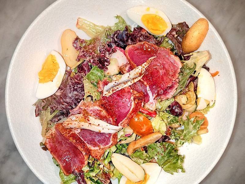 Seared Tuna Niçoise — French lunch recipe, served and ready to eat