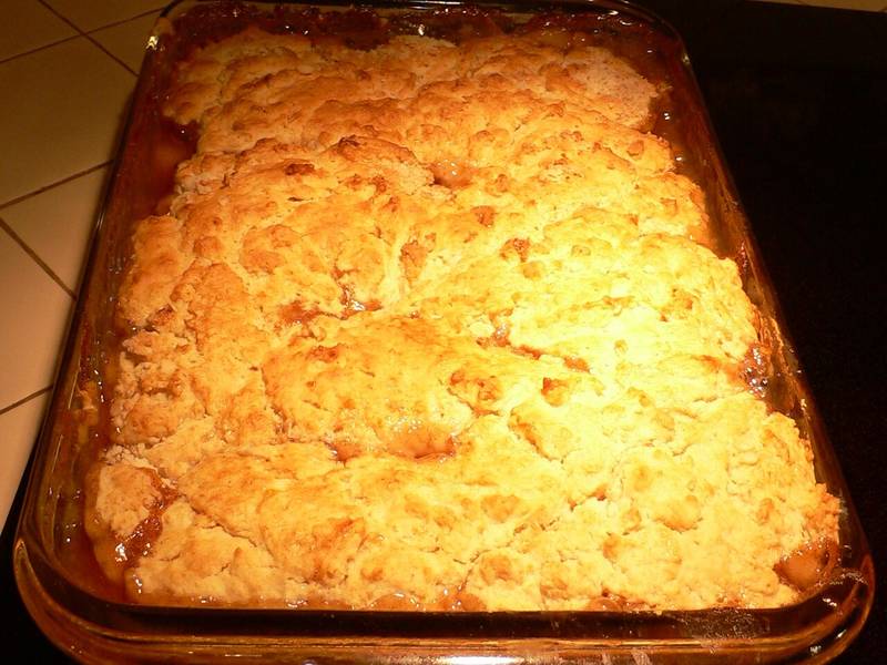 Slow Cooker Peach Cobbler