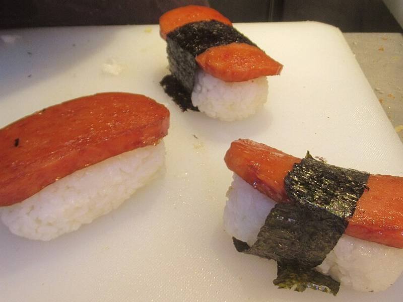Spam Musubi — Hawaiian lunch recipe, served and ready to eat