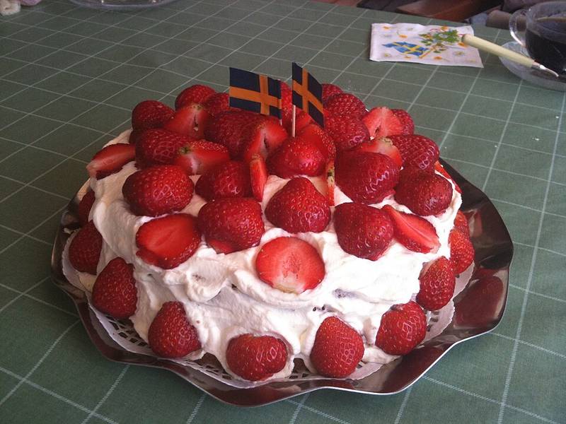 Strawberry Cake