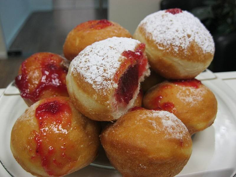 Sufganiyot — Israeli holiday specials recipe, served and ready to eat