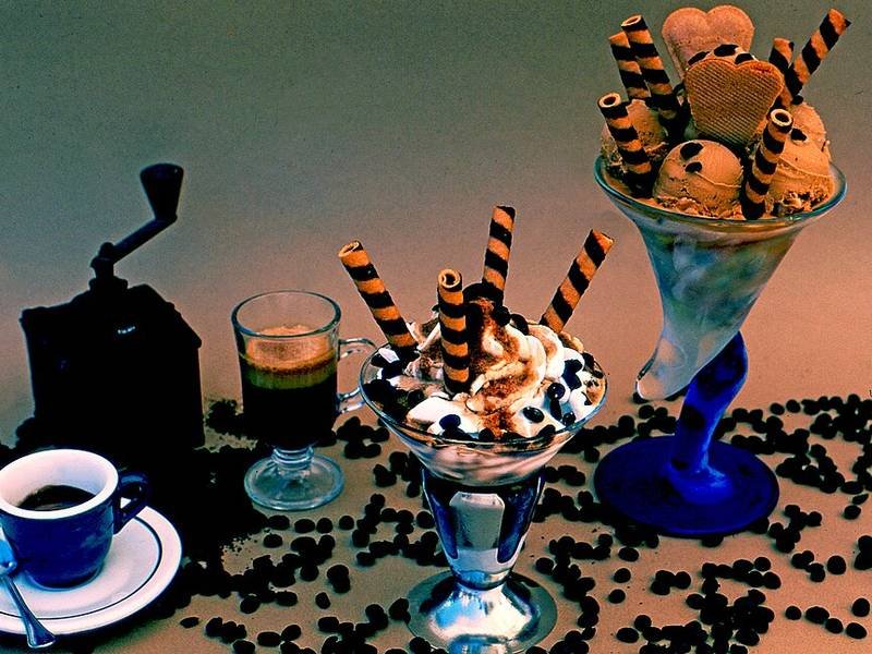 Vanilla Gelato — Italian desserts recipe, served and ready to eat
