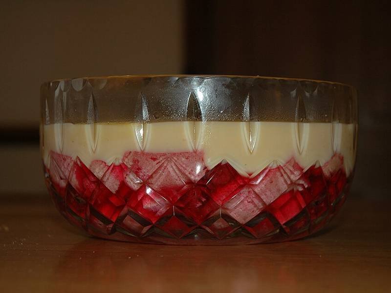 English Trifle — British desserts recipe, served and ready to eat