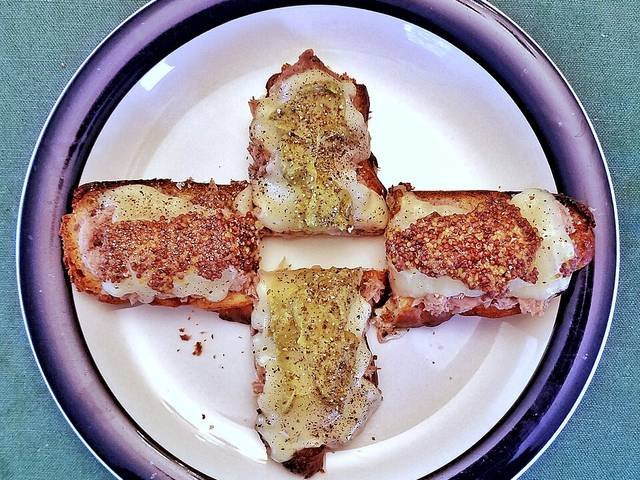 Ingredients and preparation for tuna melt