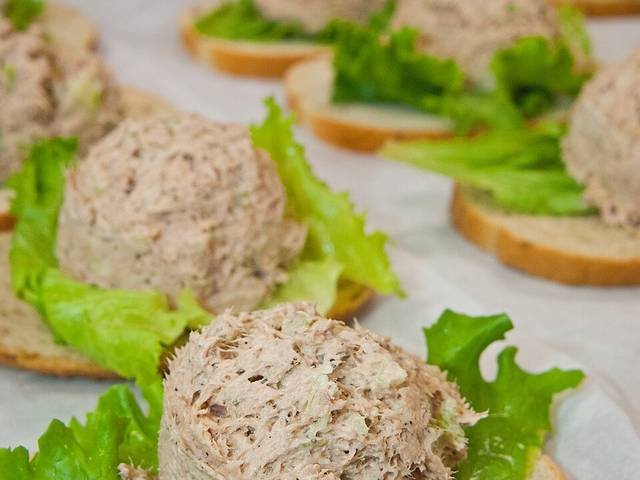Ingredients and preparation for tuna salad sandwich