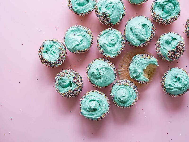 Vanilla Cupcakes — American baking recipe, served and ready to eat