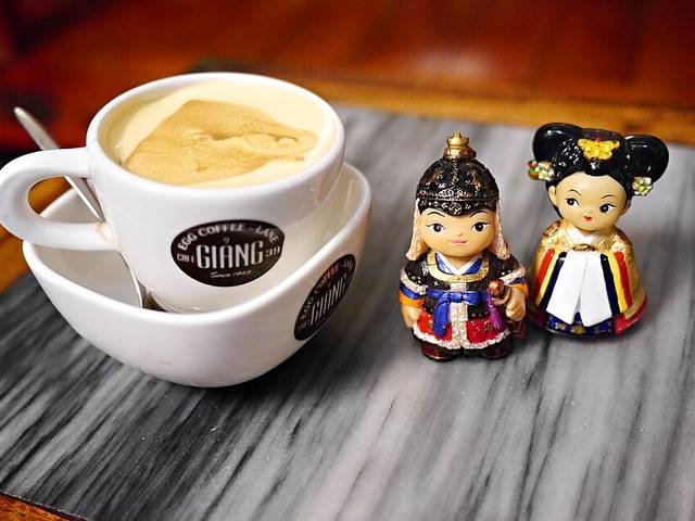 Ingredients and preparation for vietnamese egg coffee