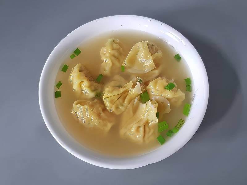 Wonton Soup — Chinese lunch recipe, served and ready to eat