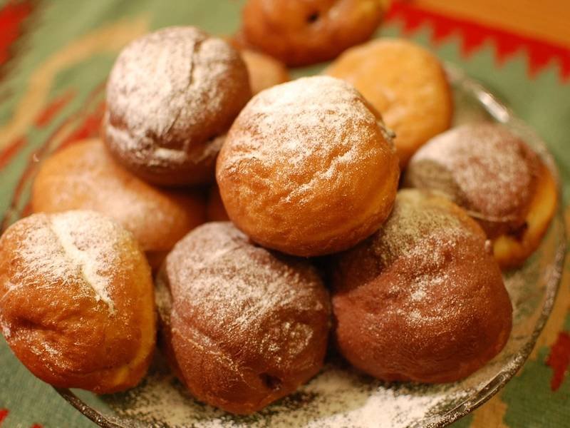 Zeppole — Italian desserts recipe, served and ready to eat