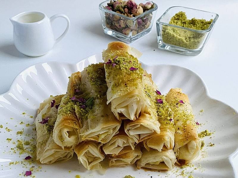 Znoud el Sit — Lebanese desserts recipe, served and ready to eat